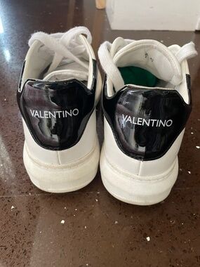 Authentic Valentino sneakers size 8,5